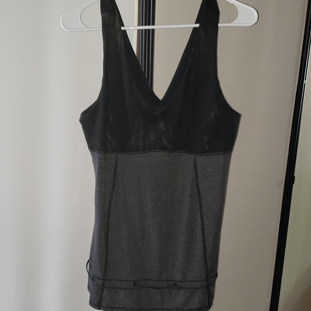 Lululemon Hustle and Bustle Tank *Rare* Iris 10